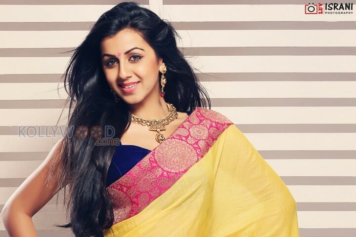 Ko Movie Heroine Nikki Galrani Sexy Stills