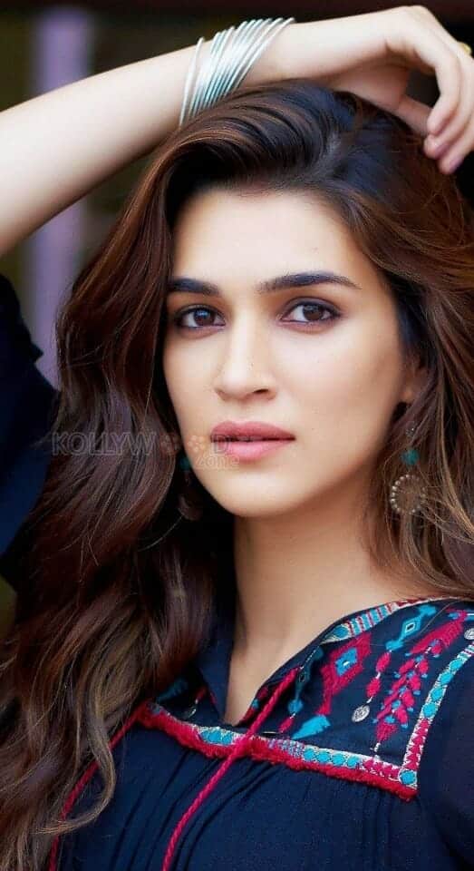 Kriti Sanon Beautiful Face Close Up Photo 01 220068 Kollywood Zone