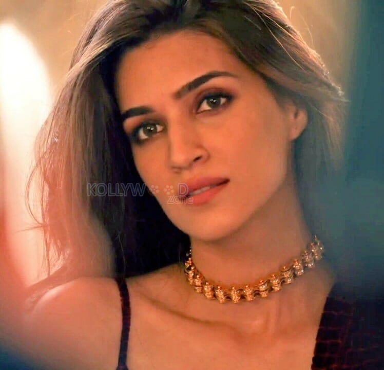 Kriti Sanon Cosmopolitan Photoshoot Pictures