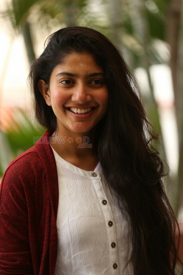 Maari Heroine Sai Pallavi Interview Stills