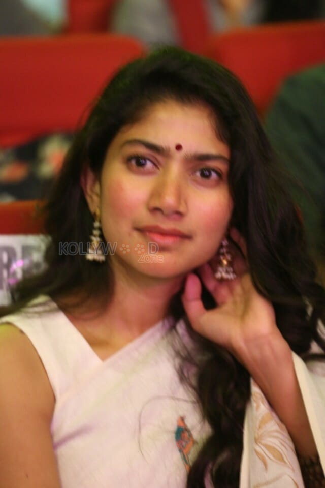 Maari Heroine Sai Pallavi Pictures