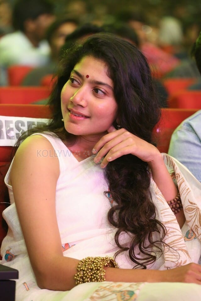 Maari Heroine Sai Pallavi Pictures