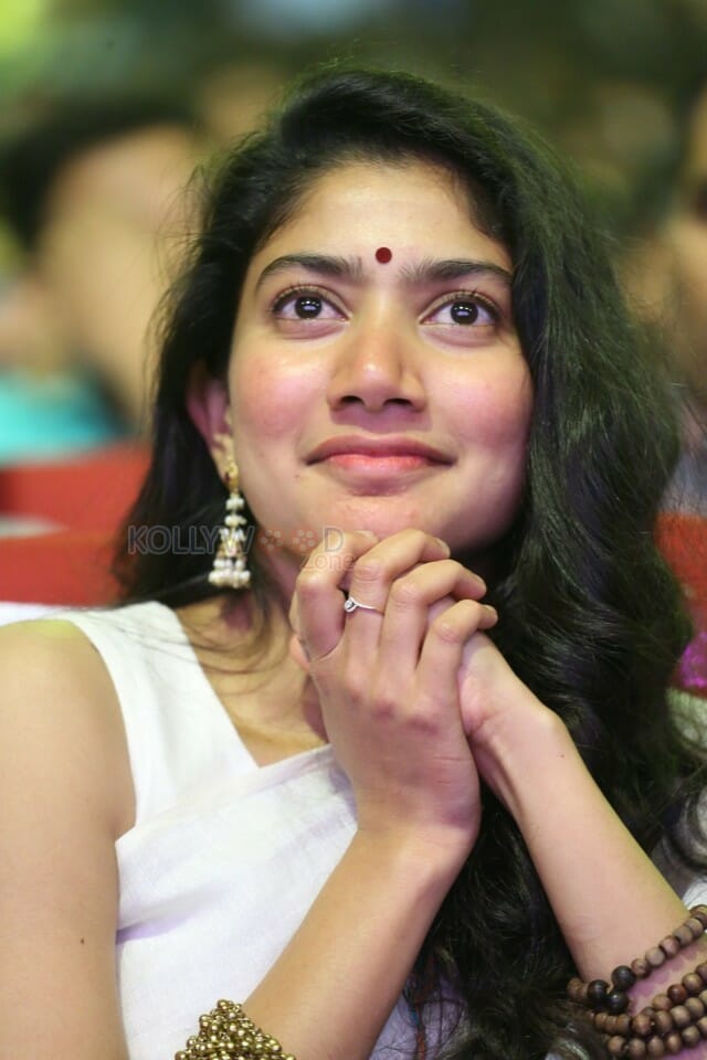 Maari Heroine Sai Pallavi Pictures