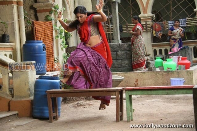 Madha Gaja Raja Movie Heroine Anjali Stills