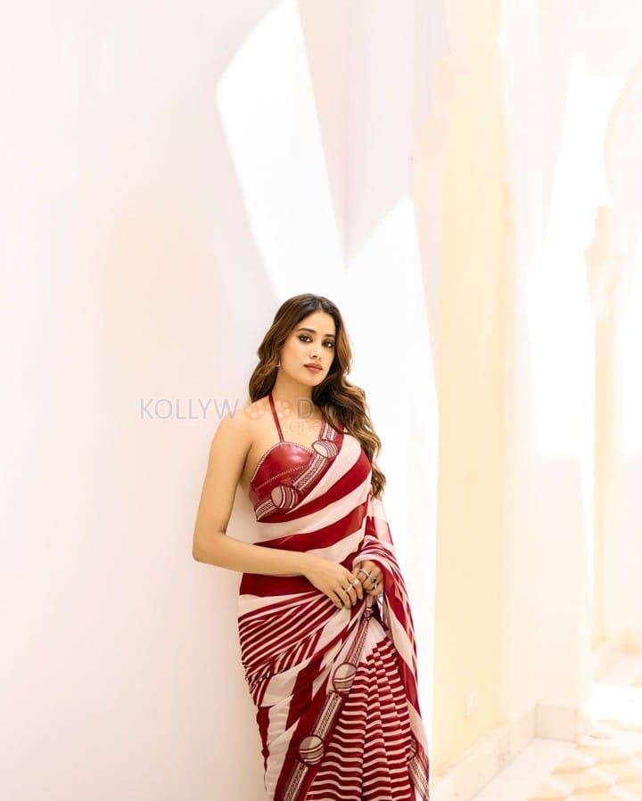 Magnetic Janhvi Kapoor in a Red and White Saree with a Matching Sleeveless Blouse Pictures 04