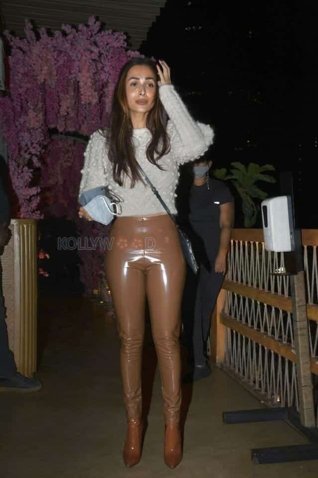 Malaika Arora Tight Leather Pants 01