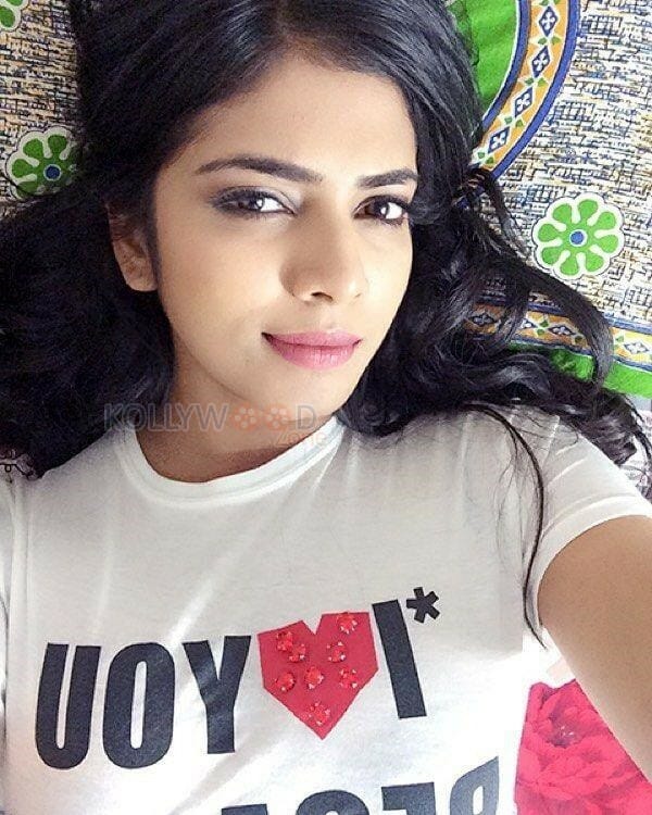 Malayalam Actress Malavika Mohanan Photos