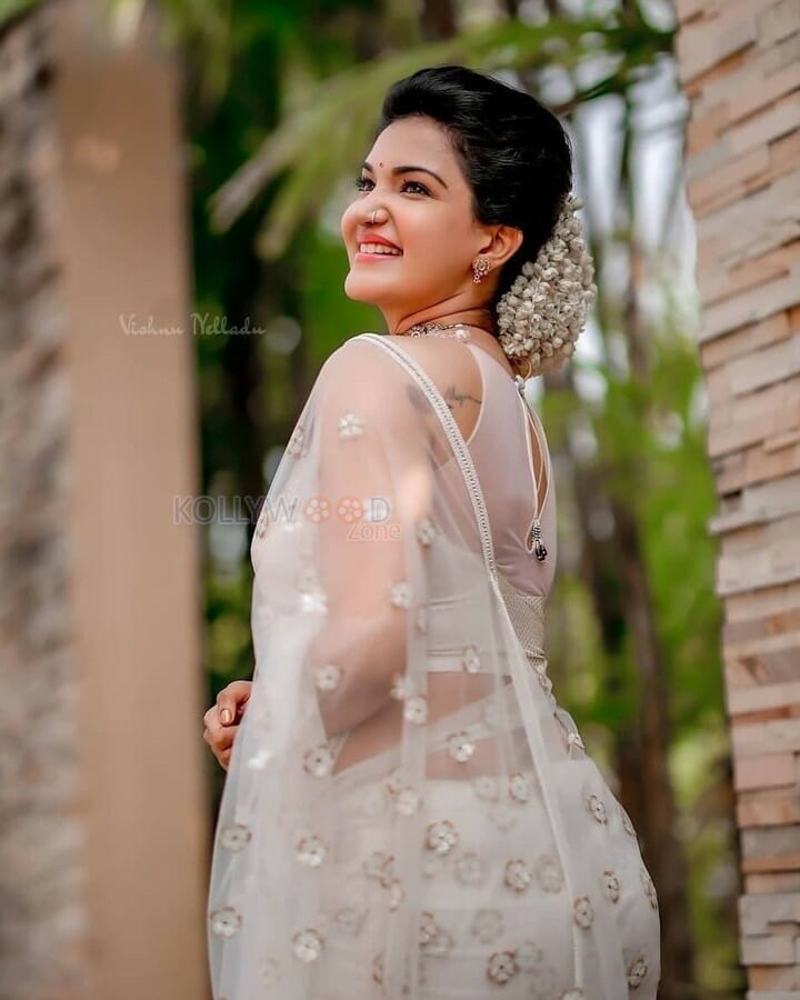 Malayalam Heroine Honey Rose Photos