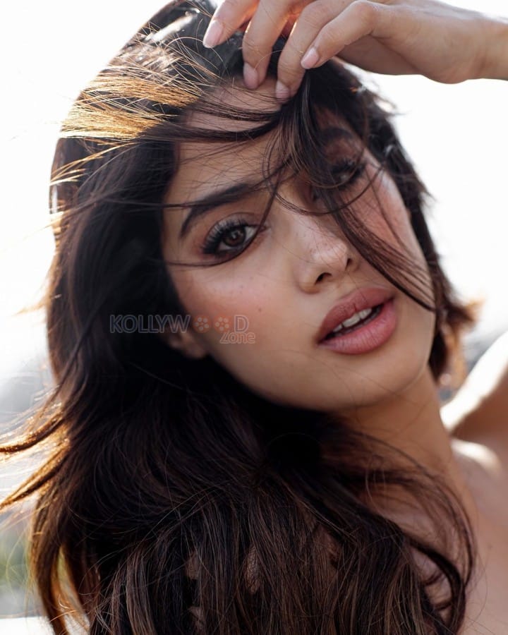 Mermaid Beauty Janhvi Kapoor in a Shimmery Two Piece Multi Color Dress with a Strapless Bralette and a Body Hugging Trail Skirt Pictures 07