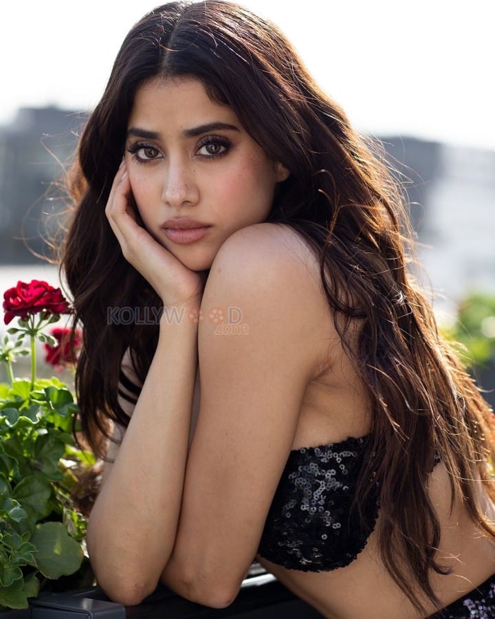 Mermaid Beauty Janhvi Kapoor in a Shimmery Two Piece Multi Color Dress with a Strapless Bralette and a Body Hugging Trail Skirt Pictures 08