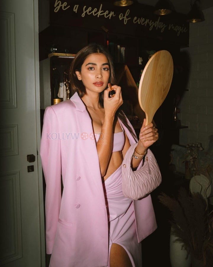 Mesmerising Pooja Hegde in a Pink Co Ord Set with Matching Oversized Blazer Photos 02