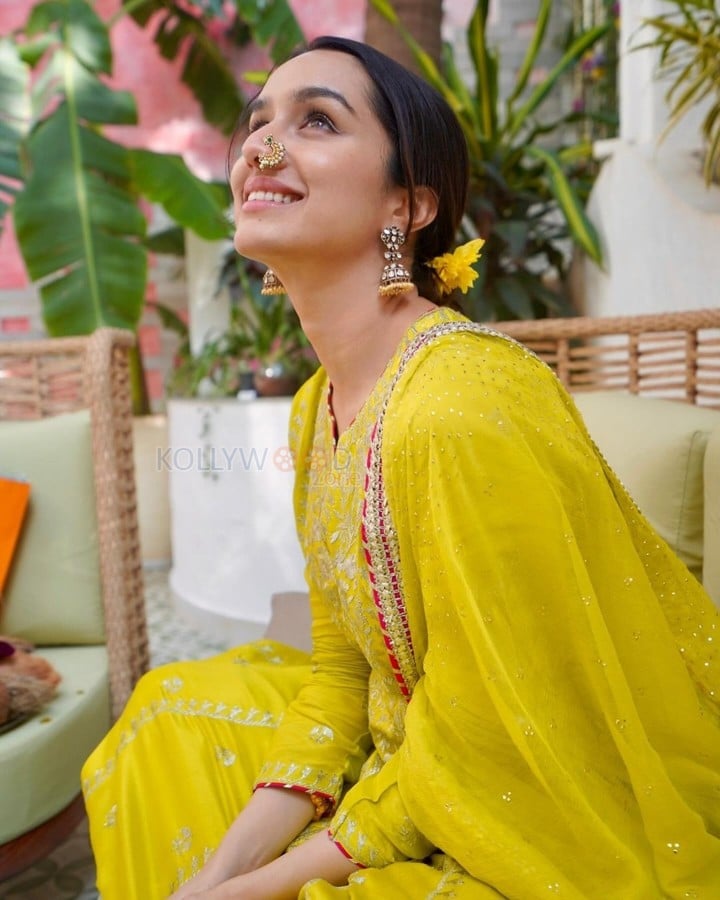 Mesmerizing Shraddha Kapoor In A Lime Green Anarkali Suit With Nose ...