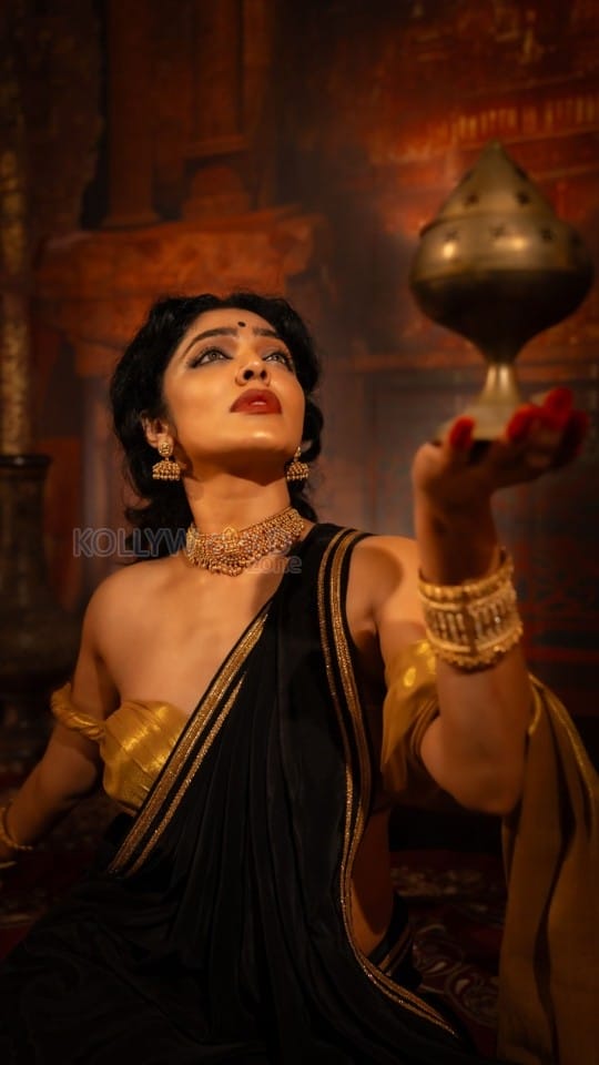 Mollywood Actress Rima Kallingal as Rani of Mahabali Vindhyavali Photoshoot Pictures 04