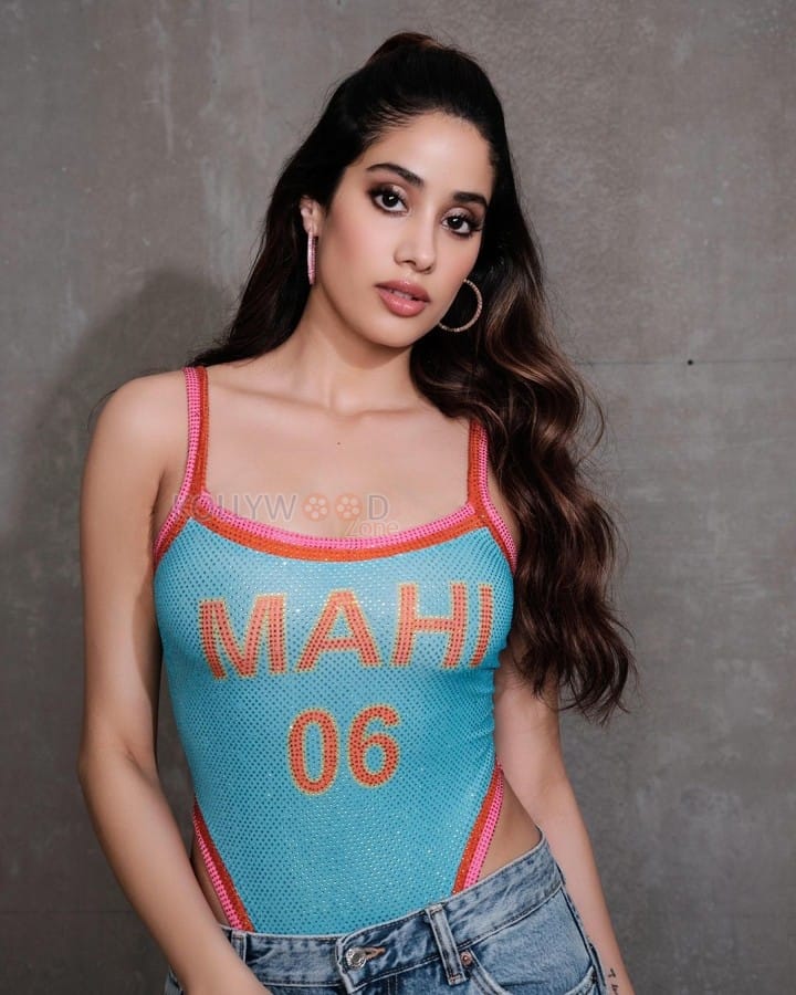 Mr and Mrs Mahi Actress Janhvi Kapoor in a Bodysuit and Cargo Pants Photos 01