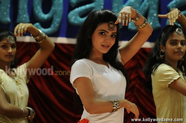 Neethane En Ponvasantham Heroine Samantha Stills