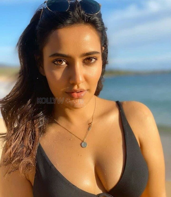 Neha Sharma Hot Bikini Cleavage Photos