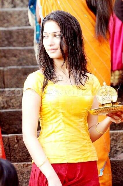 Padikathavan actress tamanna stills