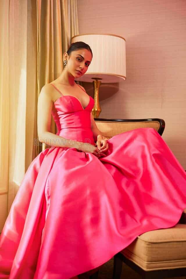 Petite Beauty Rakul Preet Singh in a Pink Noodle Strap Gown Photos 05