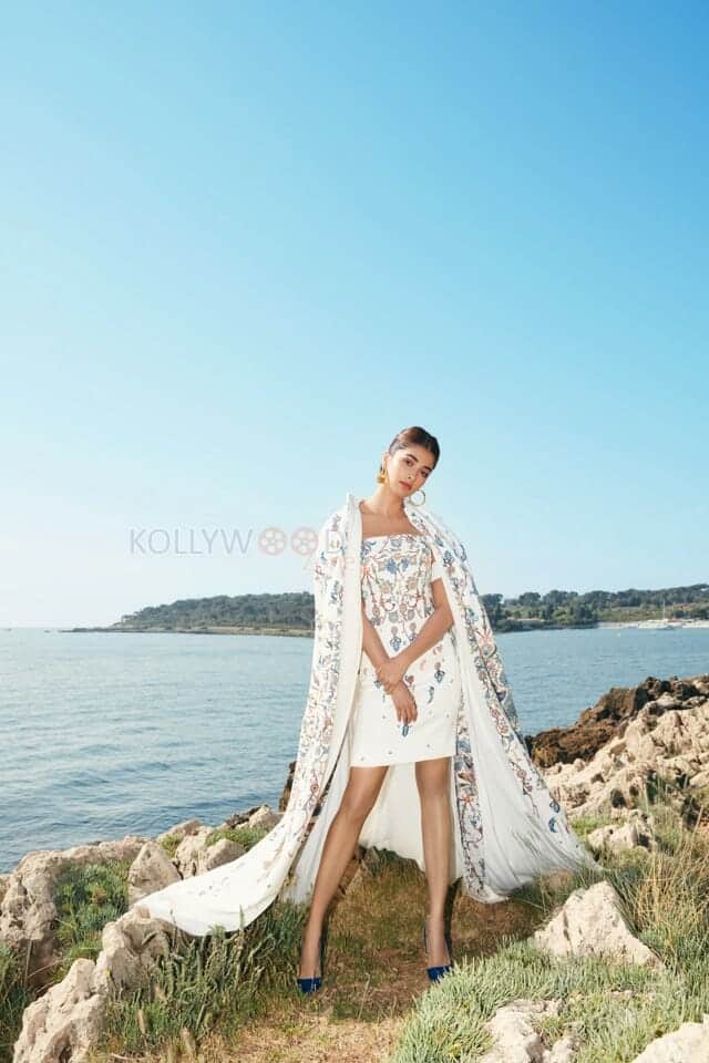 Pooja Hegde at Cannes 2022 Pictures 05