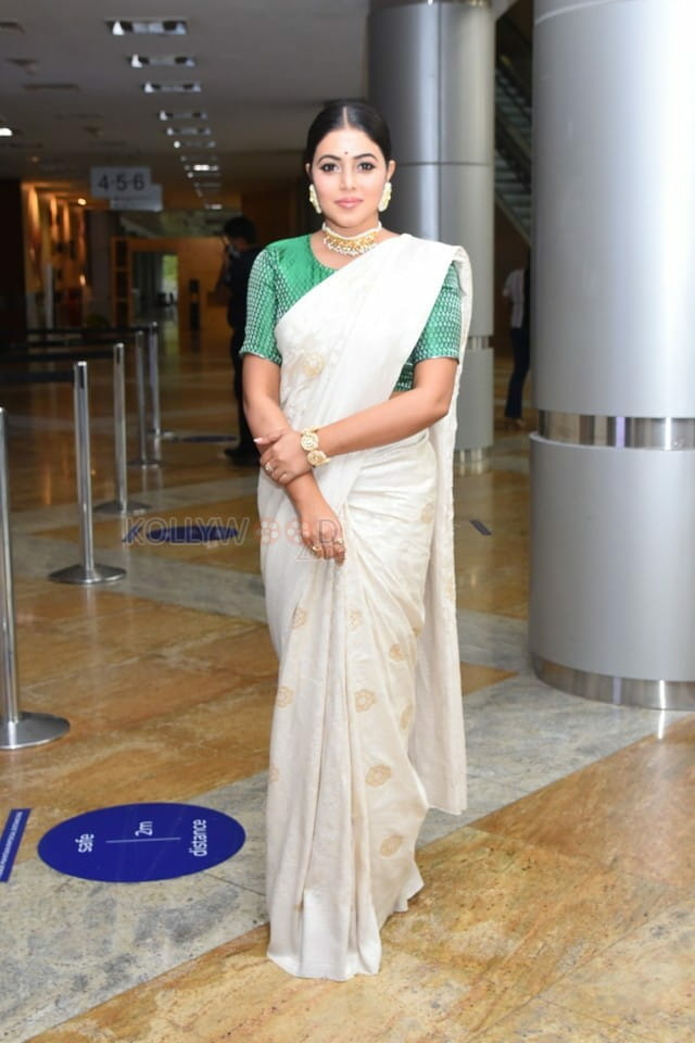 Poorna at Thalaivi Movie Pre Release Event Stills 01