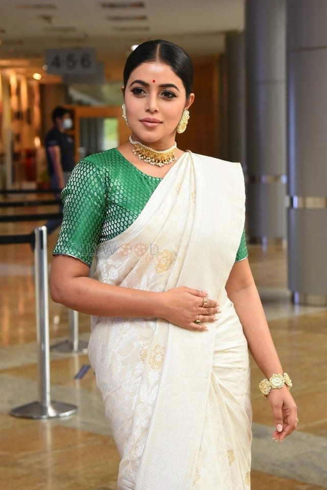 Poorna at Thalaivi Movie Pre Release Event Stills 11