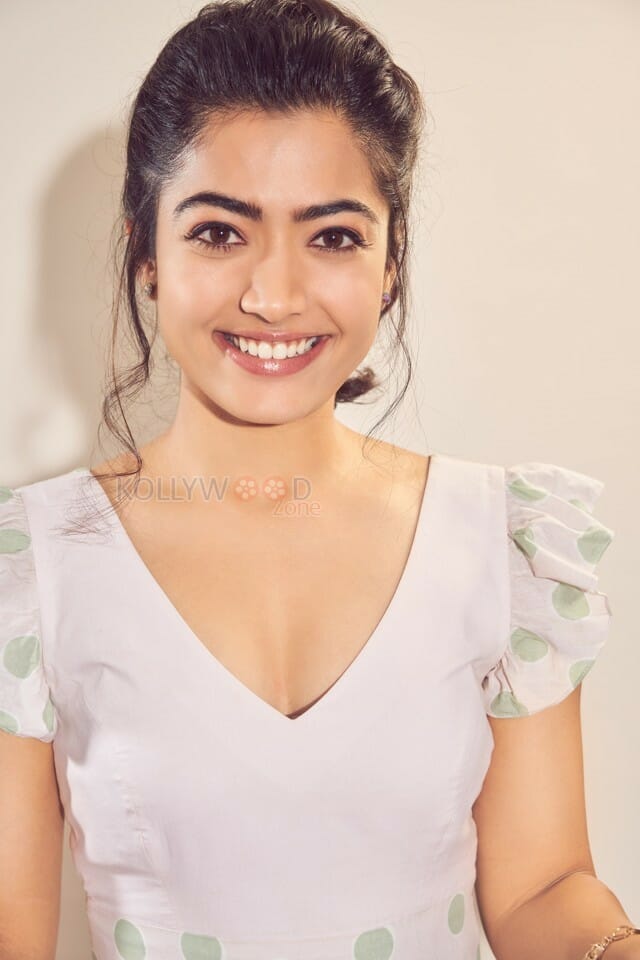 Pretty Actress Rashmika Mandanna Latest Photos