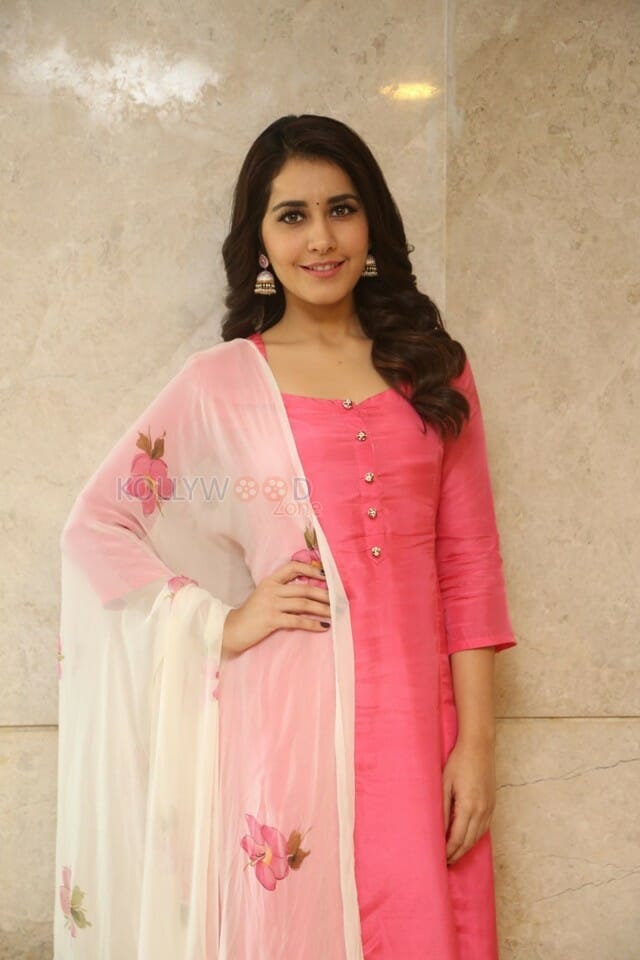 tholi prema rashi khanna dresses