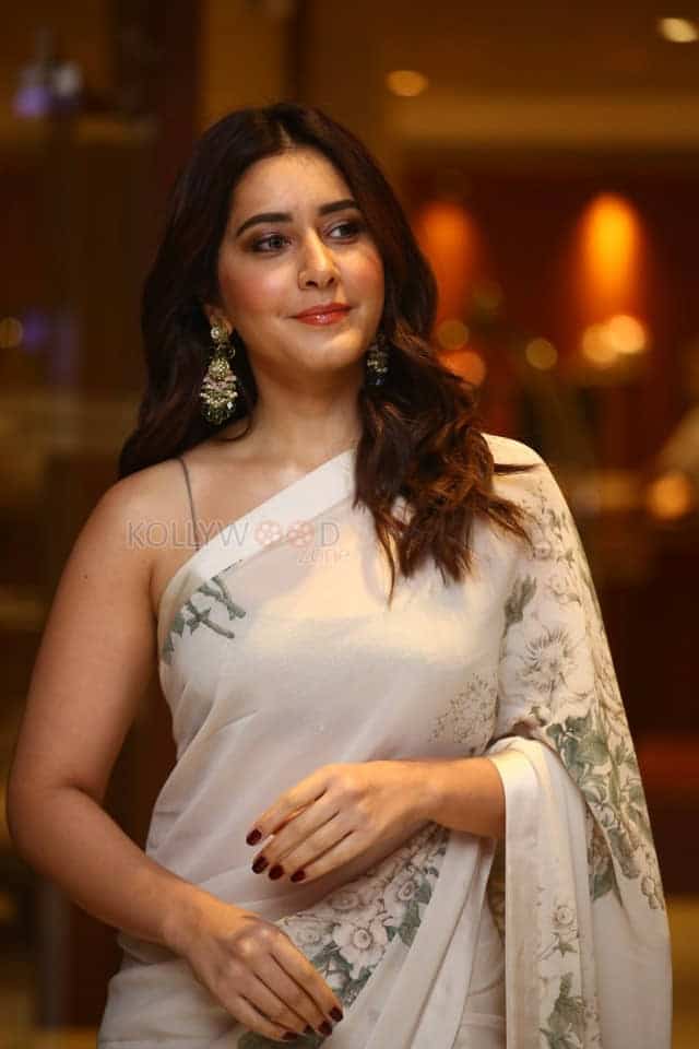 Raashi Khanna at Aha Exclusive 3 Roses Pre Launch Pictures 07