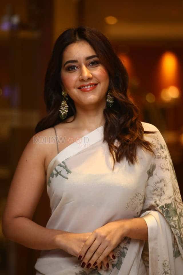 Raashi Khanna at Aha Exclusive 3 Roses Pre Launch Pictures 08