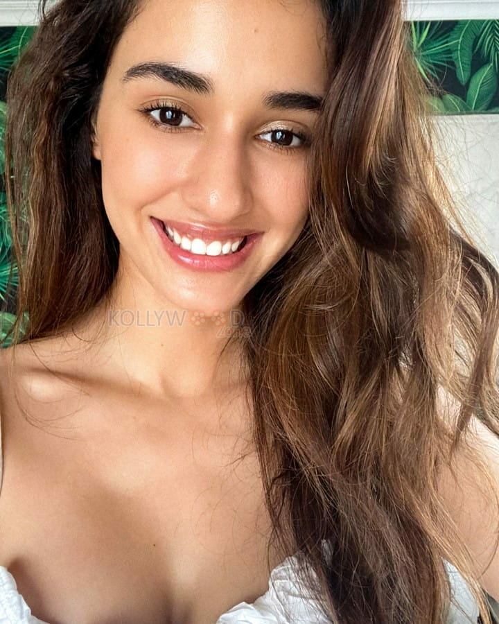 Radhe Actress Disha Patani Photos