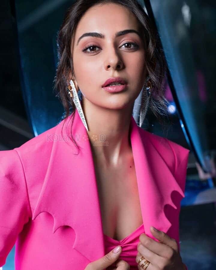 Rakul Preet Singh Sexy Pink Dress 01