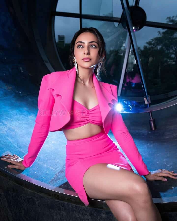 Rakul Preet Singh Sexy in a Pink Dress Photo 01