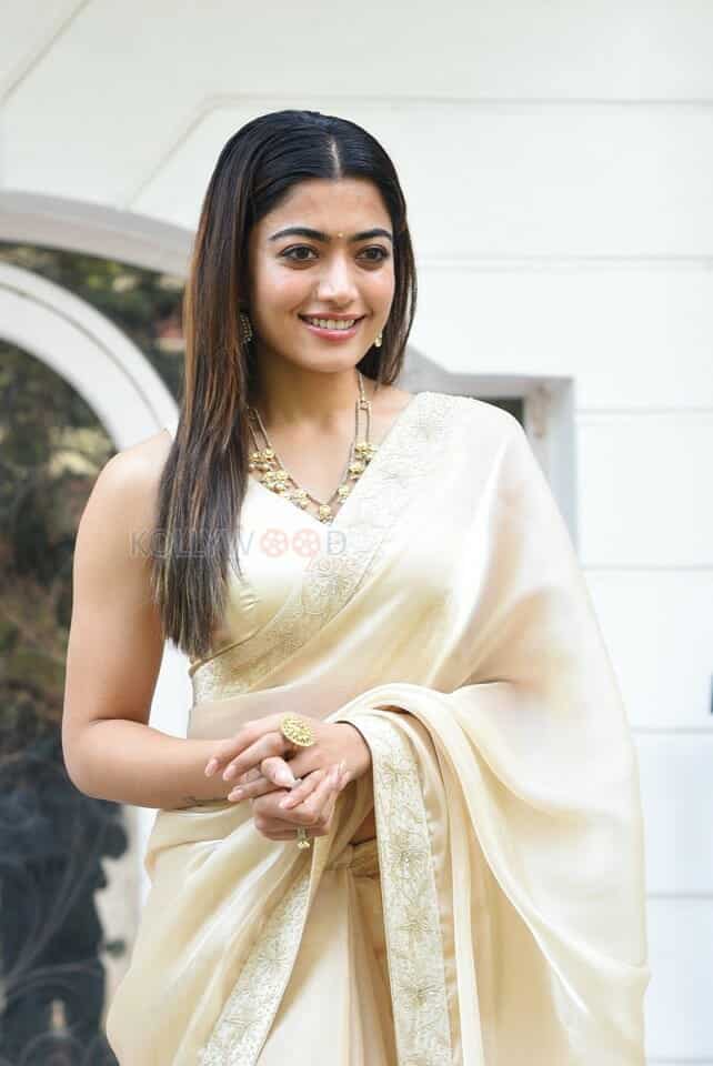 Rashmika Mandanna at Pushpa Movie Pre Release Interview Photos 07