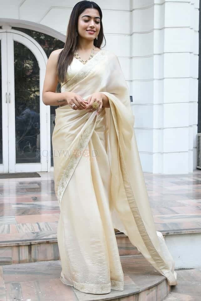 Rashmika Mandanna at Pushpa Movie Pre Release Interview Photos 13