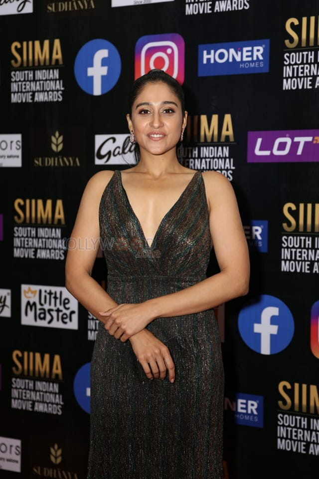 Regina Cassandra at SIIMA Awards 2021 Pictures 01