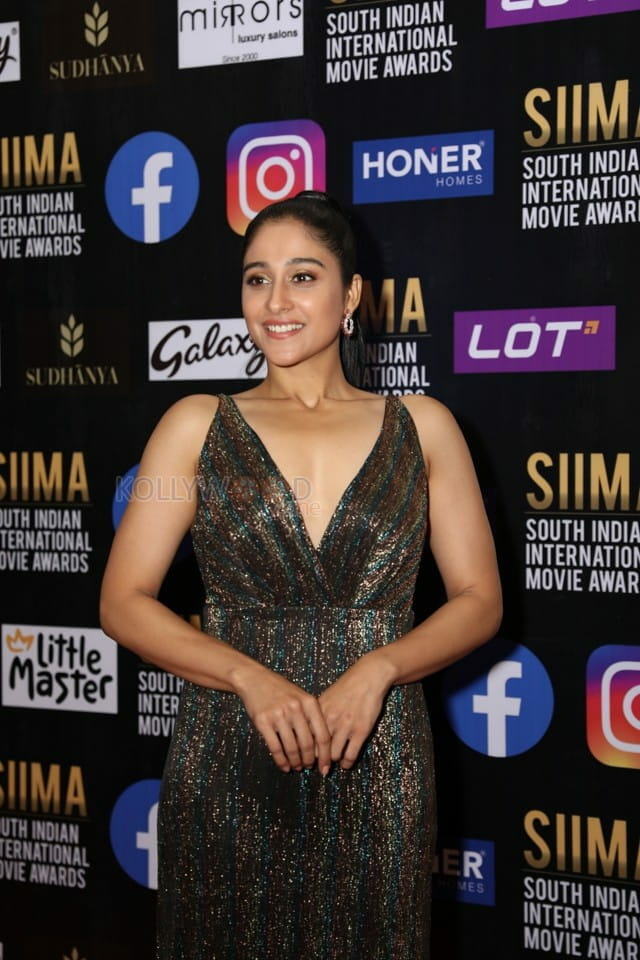 Regina Cassandra at SIIMA Awards 2021 Pictures 03