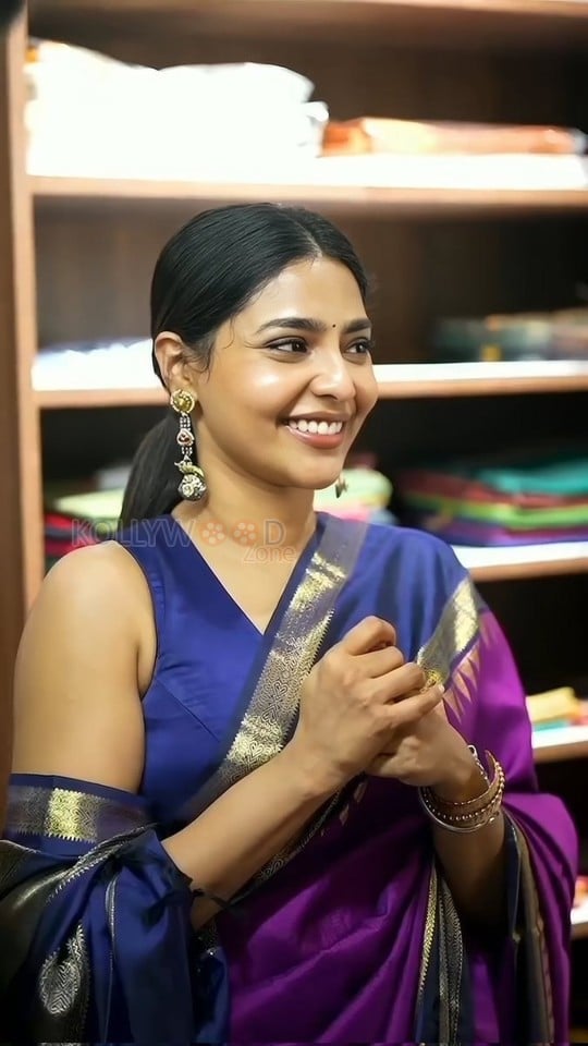 Sambarala Yeti Gattu Actress Aishwarya Lekshmi in a Blue Silk Saree Pictures 02