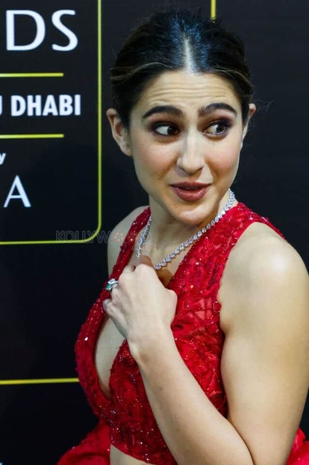 Sara Ali Khan Turning in a Red Dress Photo 01