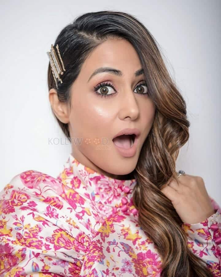 Seven One Web Series Actress Hina Khan Photos 11