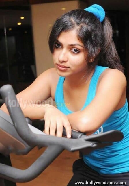 Sexy Amala Paul Gym Workout Pictures