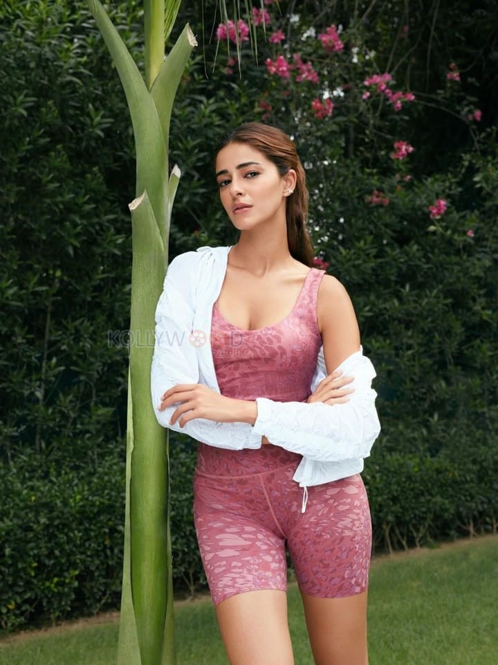 Sexy Ananya Panday in a Pink Athleisure Wear Photos 03