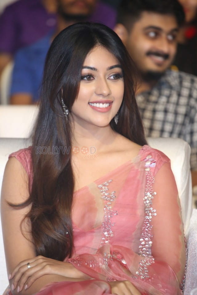 Sexy Anu Emmanuel at Maha Samudram Movie Pre Release Event Pictures 10