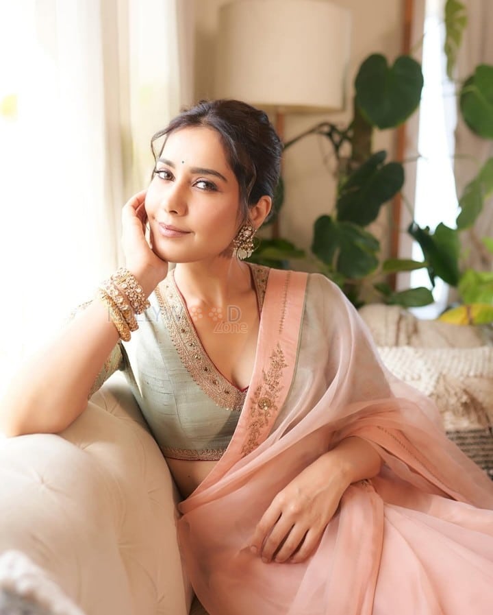 Sexy Beautiful Raashi Khanna in a Pastel Saree at Waves Summit 2025 Photos 01
