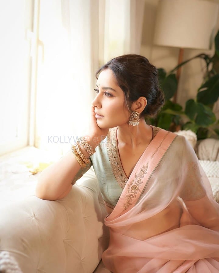 Sexy Beautiful Raashi Khanna in a Pastel Saree at Waves Summit 2025 Photos 04
