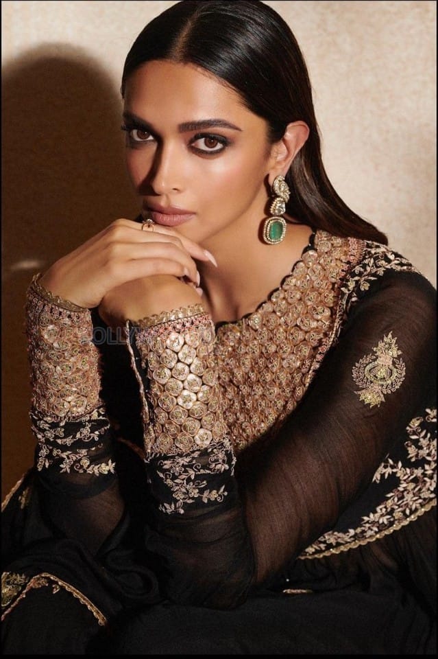 Sexy Deepika Padukone in a Black Chanderi Kurta with Gold Thread Work by Anamika Khanna and Earrings by Mahesh Notandass Photos 01