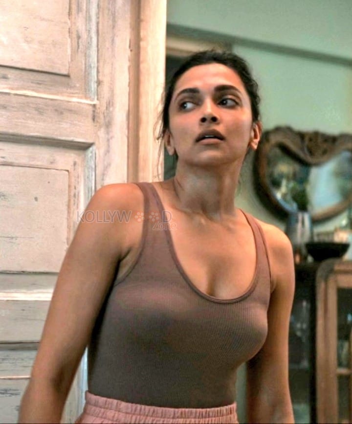 Sexy Deepika Padukone in a Brown Scoop Neck Tank Top Pictures 03