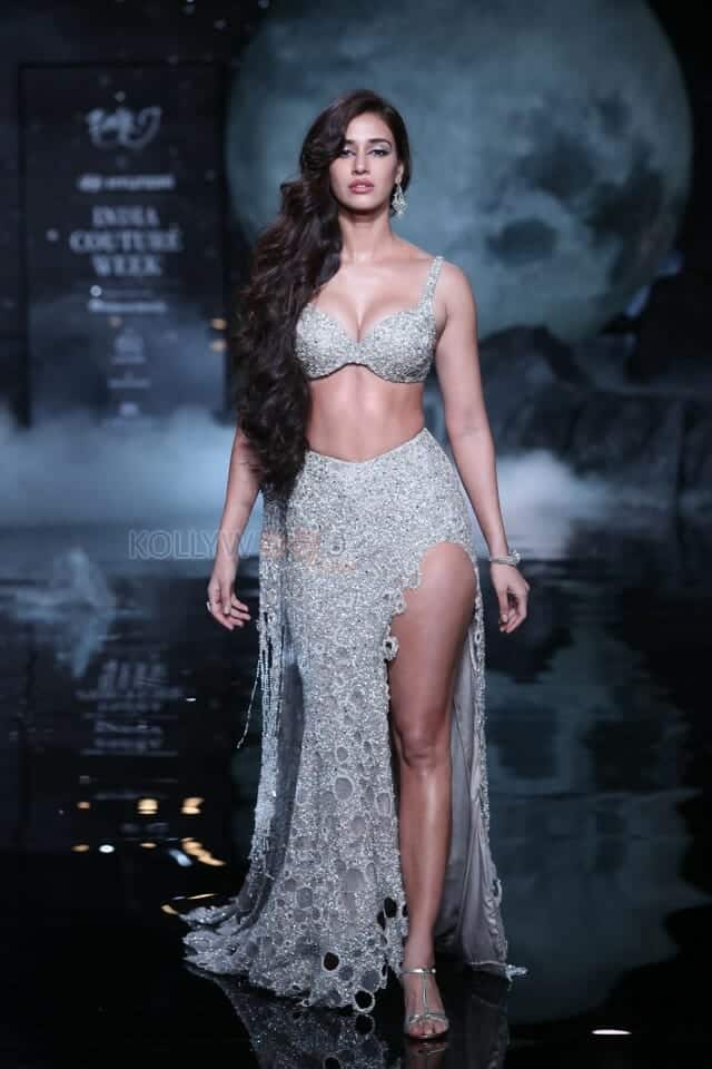 Sexy Disha Patani at India Couture Week Rampwalk Photos 03