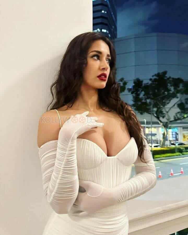 Sexy Disha Patani in a White Corset Dress Photos 03