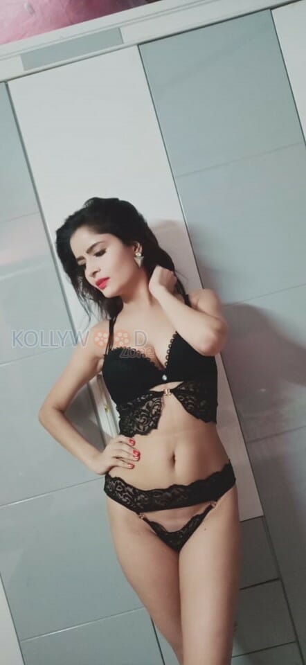 Sexy Gehana Vasisth New Bikini Stills