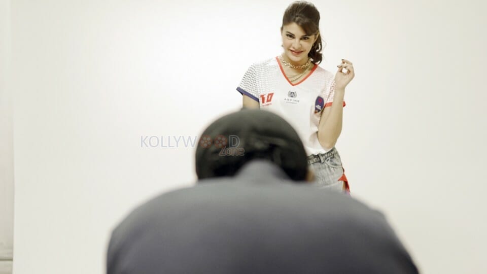Sexy Jacqueline Fernandez in Delhi Dynamos Photoshoot Stills 02